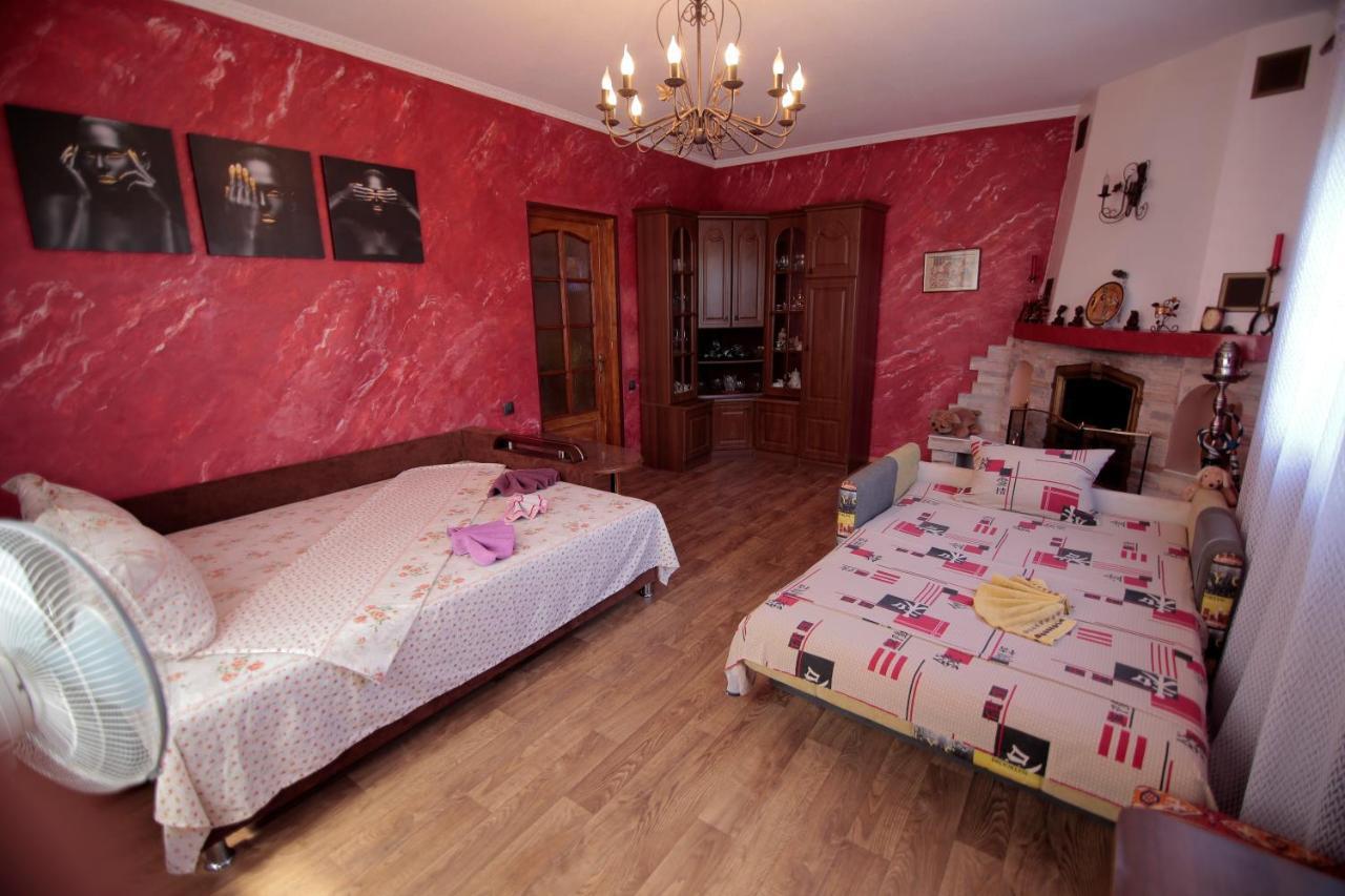 Guest House Kamenny Dom Karolino-Bugaz Exteriér fotografie