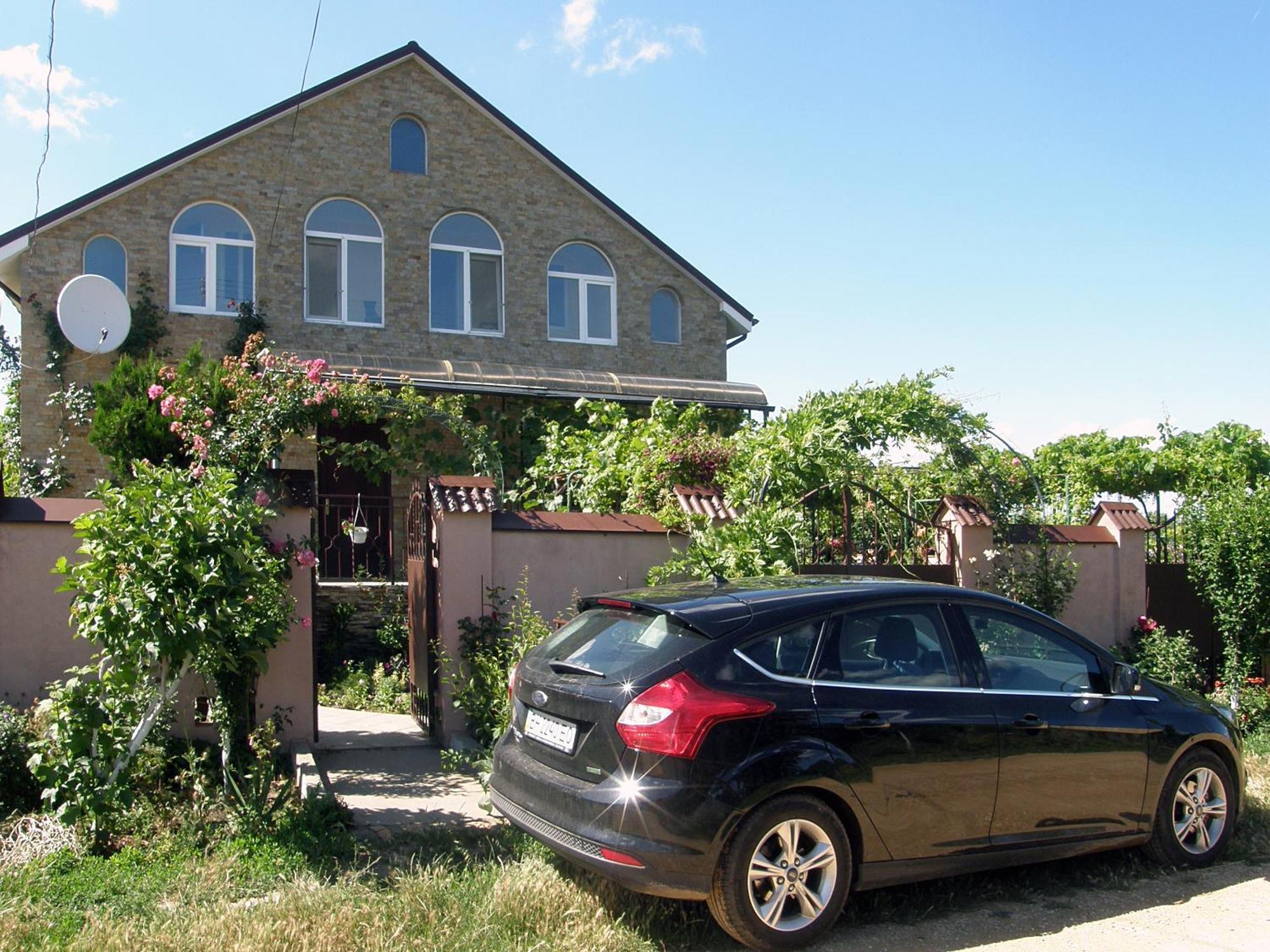 Guest House Kamenny Dom Karolino-Bugaz Exteriér fotografie
